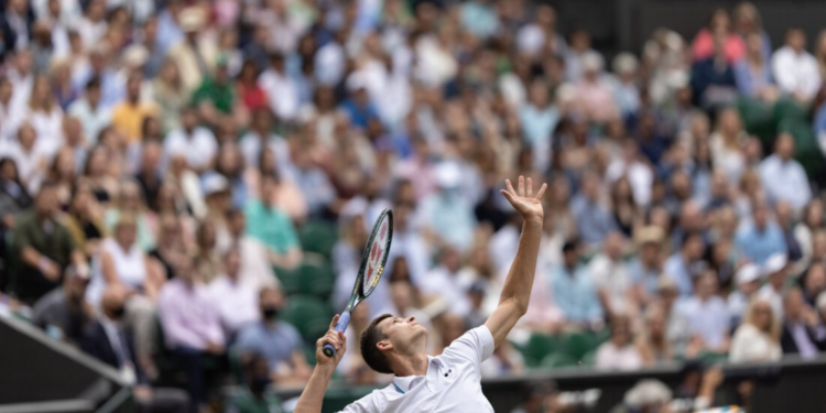 Hurkacz odpadł z Wimbledonu, ale zaserwował dla Ukrainy ponad 2000 euro!