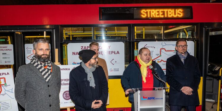 Streetbus powrócił na ulice Wrocławia. Jakie ma zadanie?