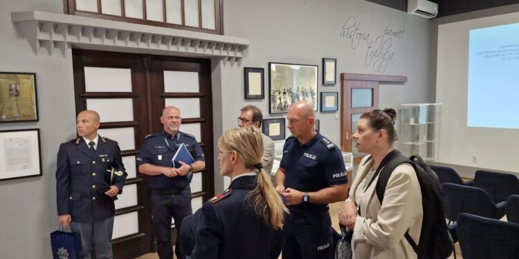 Polsko-włoskie patrole policji na ulicach Wrocławia! O co chodzi?