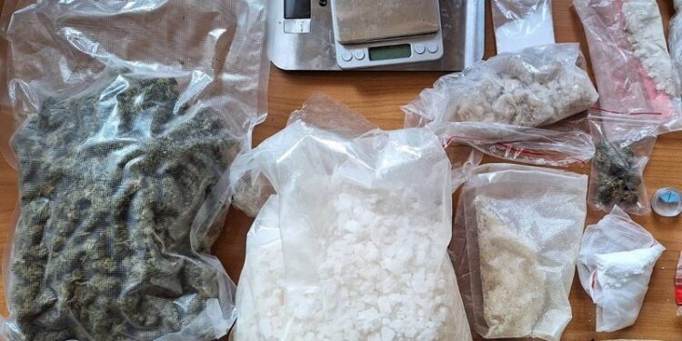 Wrocławscy policjanci przechwycili blisko 3 kilogramy narkotyków