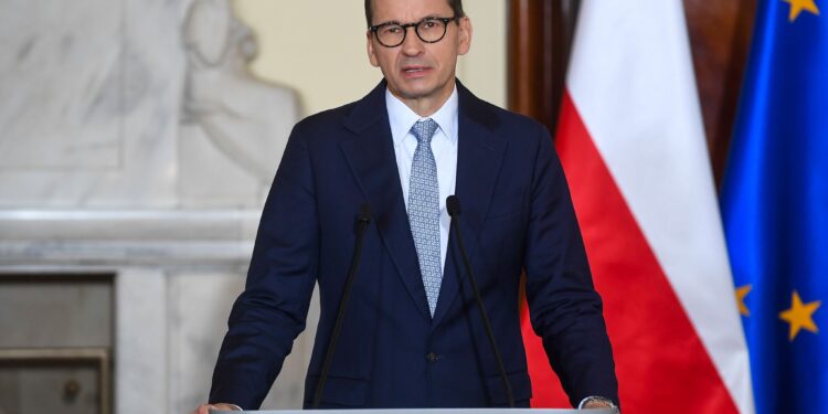 Rada Ministrów przyjęła uchwałę w sprawie kryzysu migracyjnego. „Polska pokazuje, że trzeba po prostu strzec swoich granic”
